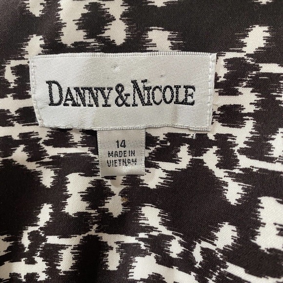 Danny & Nicole Sleeveless Brown White Pattern - Picture 10 of 15